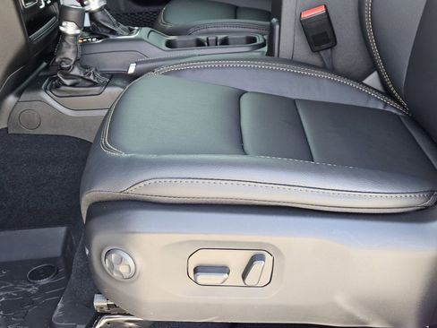 New 2026 Jeep Gladiator Sport image 25