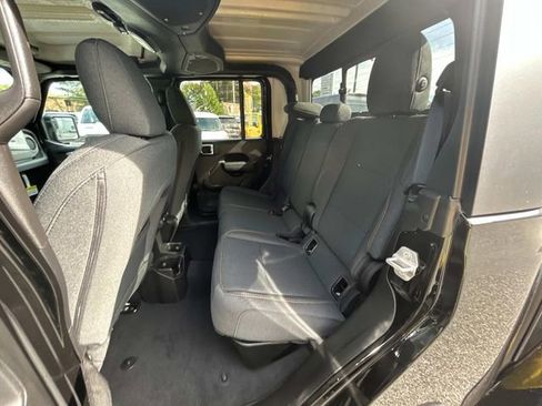 New 2025 Jeep Gladiator Sport image 5