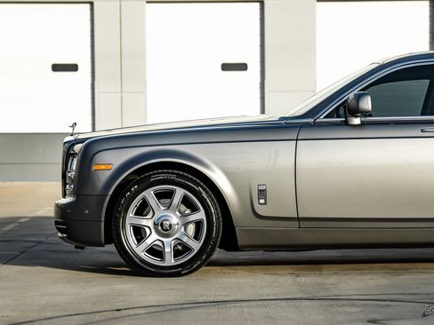 Used 2014 Rolls-Royce Phantom Sedan image 6