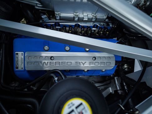 Used 2005 Ford GT RWD image 61