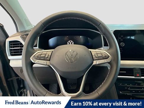 New 2026 Volkswagen Taos SE AWD/4WD image 7