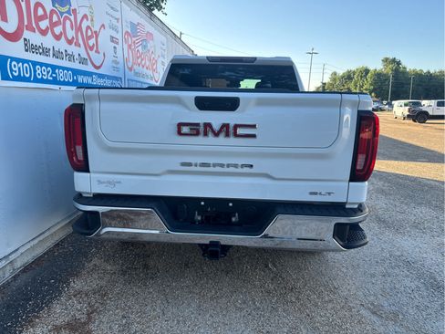 Used 2025 GMC Sierra 1500 SLT AWD/4WD image 4