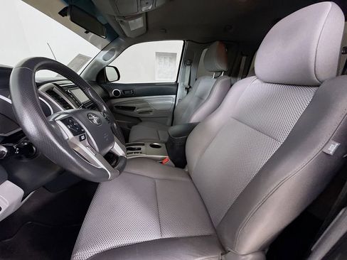 Used 2015 Toyota Tacoma TRD Sport w/ TRD Sport Package image 19