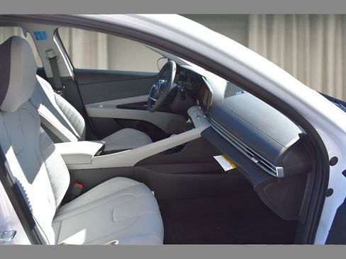 New 2026 Hyundai Elantra Limited image 14