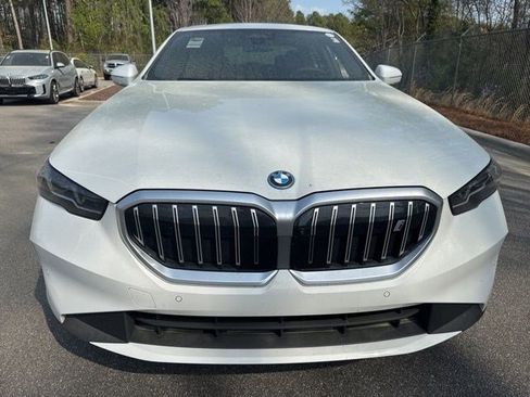 Used 2025 BMW i5 xDrive40 w/ Premium Package image 9