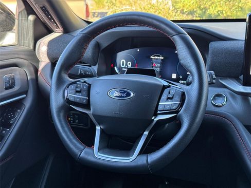 Used 2025 Ford Explorer ST-Line w/ Premium Package image 25