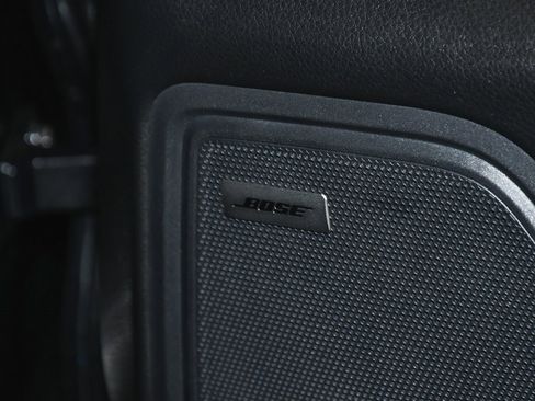 Used 2024 Porsche Macan image 16