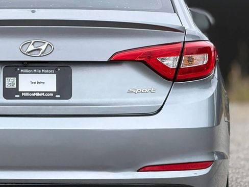 Used 2016 Hyundai Sonata Sport w/ Option Group 1V FWD image 14