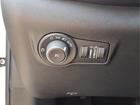 Used 2024 Jeep Compass Latitude AWD/4WD image 15
