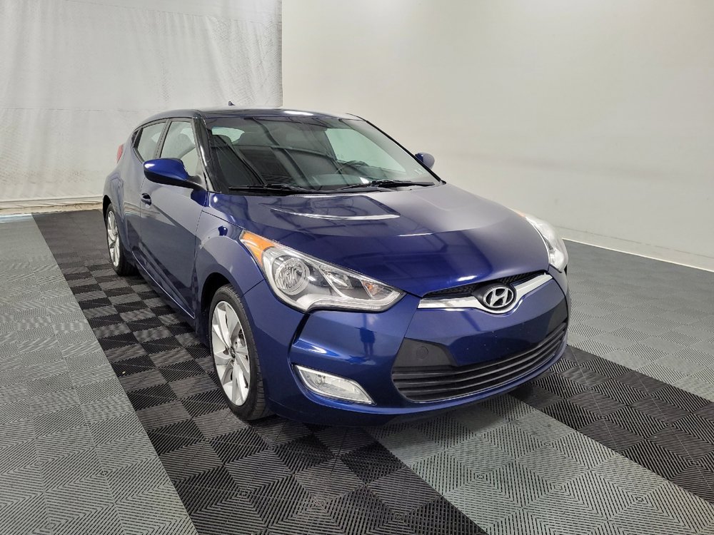 Used 2017 Hyundai Veloster FWD image 13