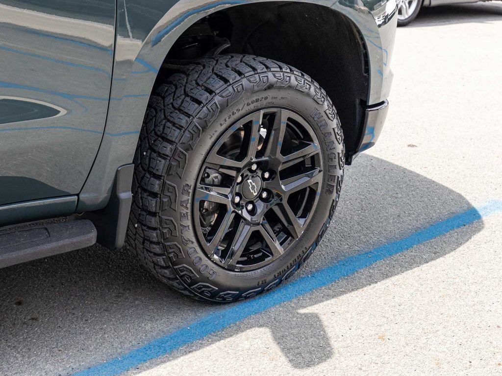 Used 2026 Chevrolet Silverado 1500 LT Trail Boss w/ LT Trail Boss Premium Package AWD/4WD image 10