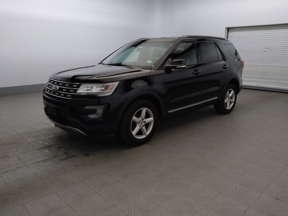 Used 2017 Ford Explorer XLT AWD/4WD image 2