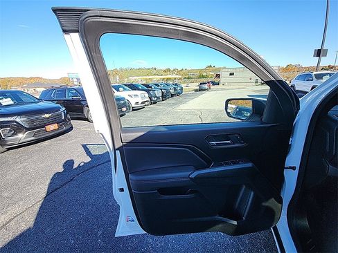 New 2025 Chevrolet Colorado LT image 13