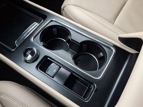 Used 2023 Lincoln Corsair Reserve image 13