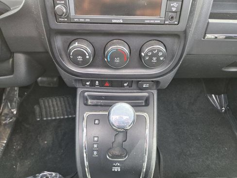 Used 2015 Jeep Patriot High Altitude FWD image 28