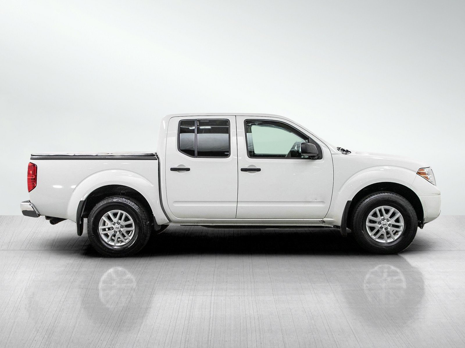 Used 2018 Nissan Frontier SV w/ Value Truck Package AWD/4WD image 6