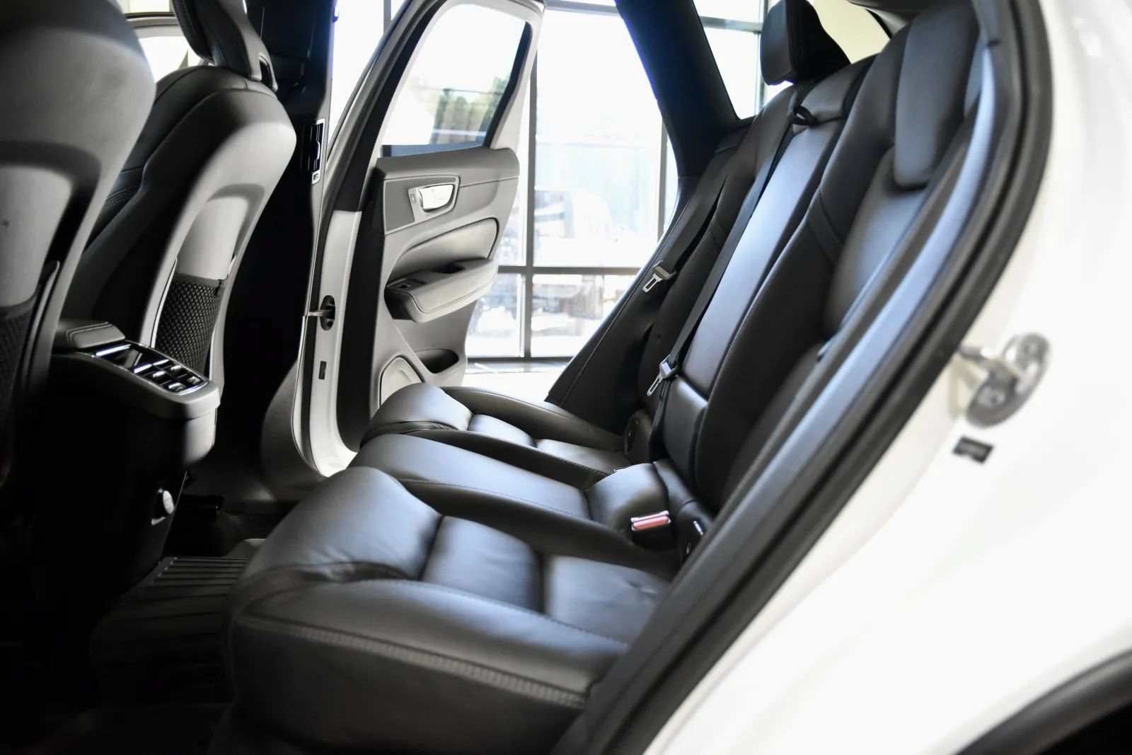 Used 2024 Volvo XC60 B5 Ultimate w/ Climate Package AWD/4WD image 20