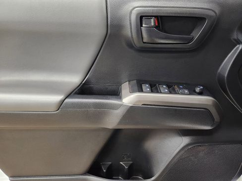 Used 2022 Toyota Tacoma SR5 image 42