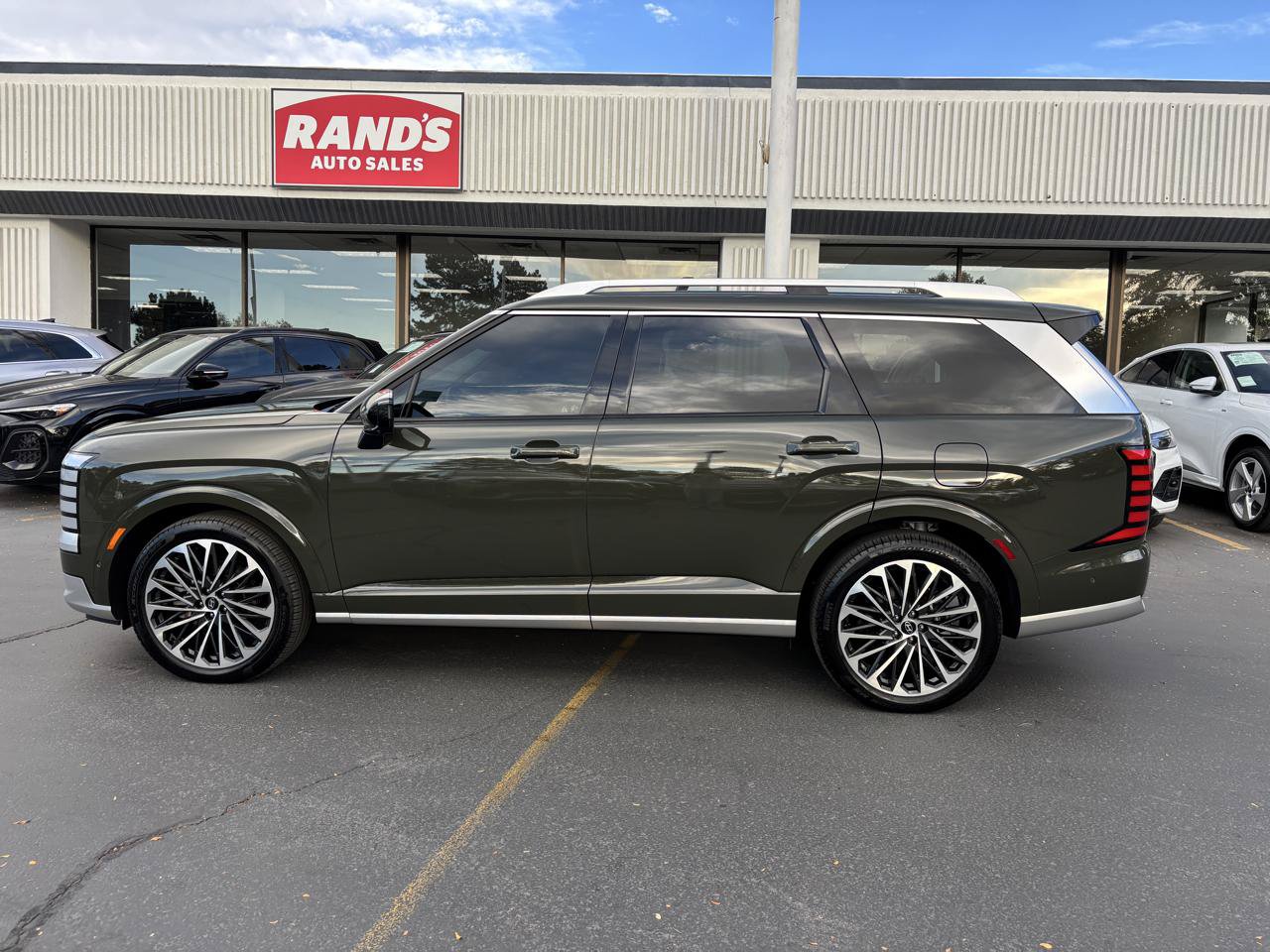 Used 2026 Hyundai Palisade Calligraphy AWD/4WD image 16