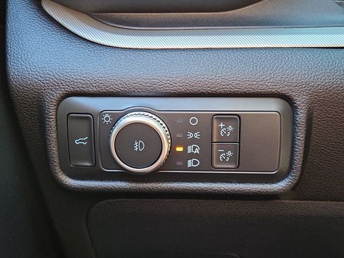 Certified 2022 Ford Explorer XLT w/ Equipment Group 202A AWD/4WD image 28