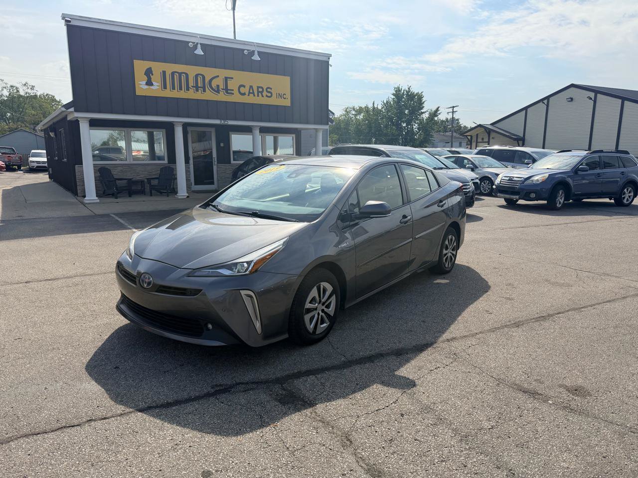 Used 2019 Toyota Prius LE AWD/4WD image 2