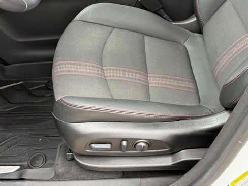 Certified 2022 Chevrolet Equinox RS w/ Infotainment Package image 34