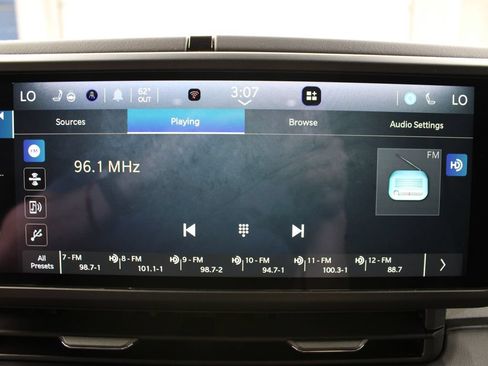 Used 2024 Jeep Wrangler Unlimited Sahara w/ Technology Group AWD/4WD image 26