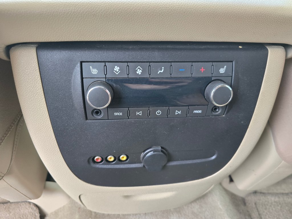 Used 2014 GMC Yukon XL SLT RWD image 6