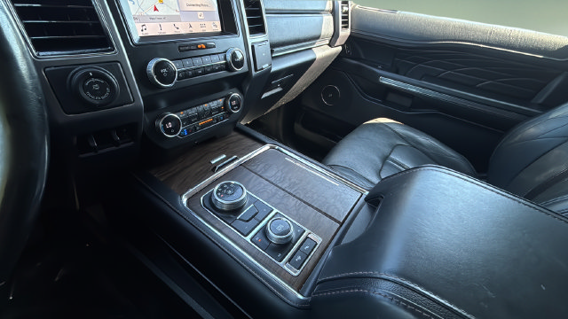 Used 2019 Ford Expedition Platinum AWD/4WD image 14