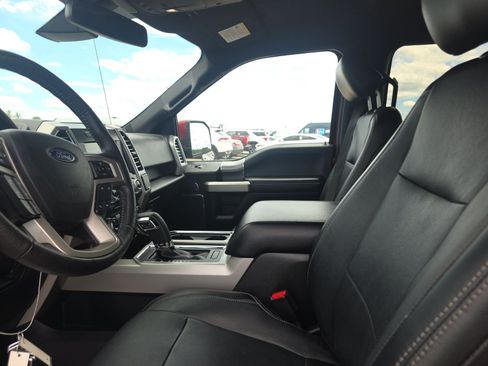 Used 2016 Ford F150 Lariat w/ Equipment Group 502A Luxury AWD/4WD image 7