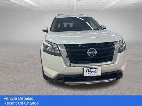 Used 2024 Nissan Pathfinder Platinum image 5