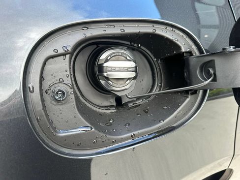 Used 2026 Porsche Macan AWD/4WD image 40