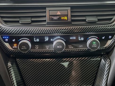 Used 2018 Honda Accord Touring image 26