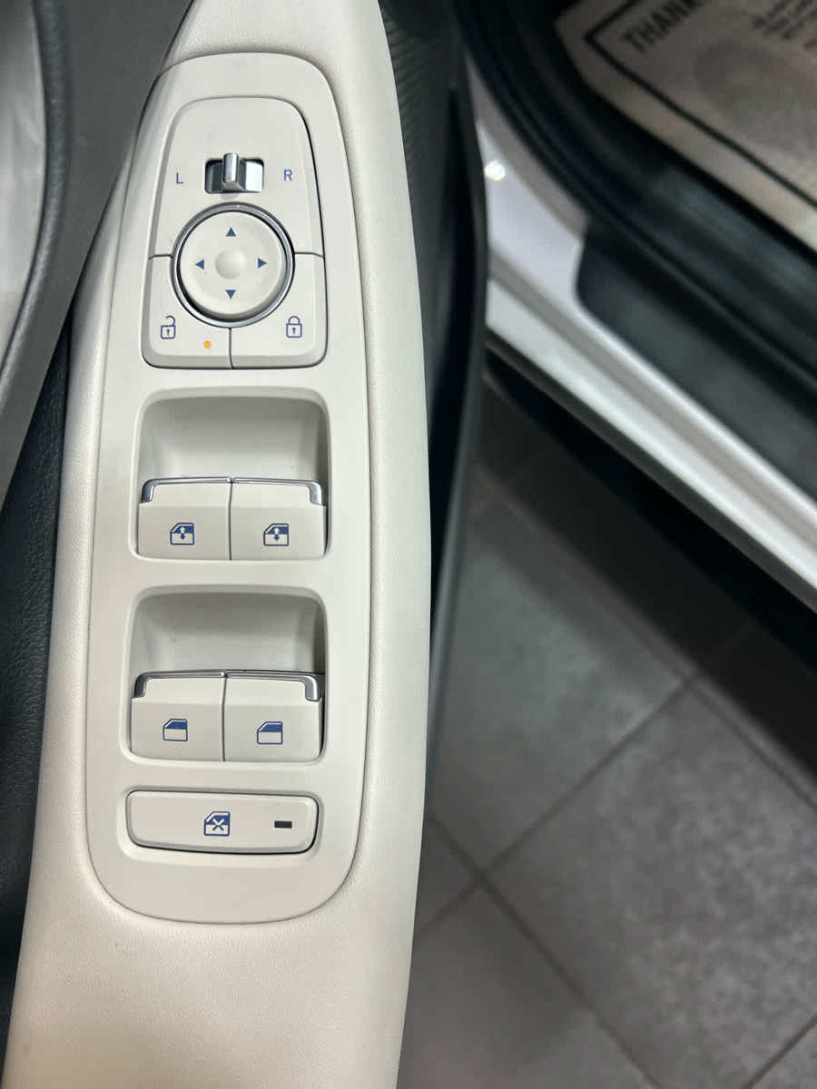 Used 2026 Hyundai Sonata SEL FWD image 25