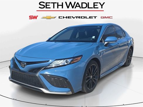 Used 2023 Toyota Camry XSE image 3