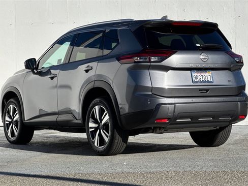 Certified 2025 Nissan Rogue SL w/ SL Premium Package image 6