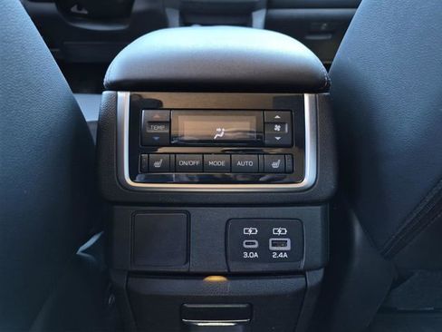 Certified 2023 Subaru Ascent Limited w/ Technology Package image 28