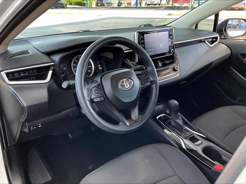 Used 2021 Toyota Corolla LE image 17