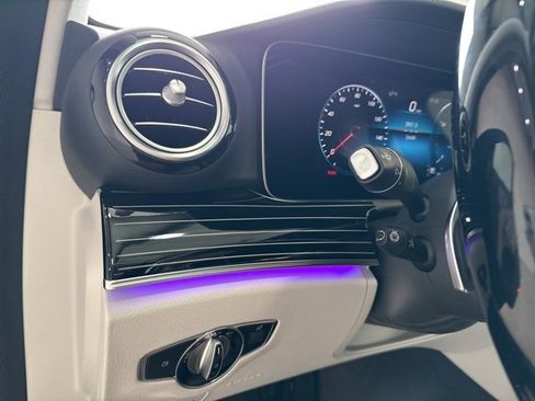 Used 2022 Mercedes-Benz E 350 4MATIC Sedan w/ AMG Line Exterior image 22