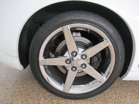 Used 2006 Chevrolet Corvette Convertible w/ Preferred Equipment Group RWD image 11
