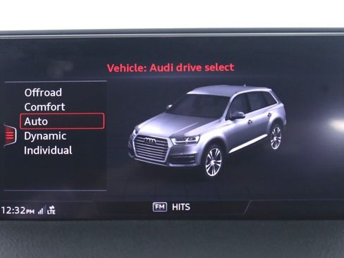 Used 2019 Audi Q7 2.0T Premium Plus w/ Premium Plus Package AWD/4WD image 16