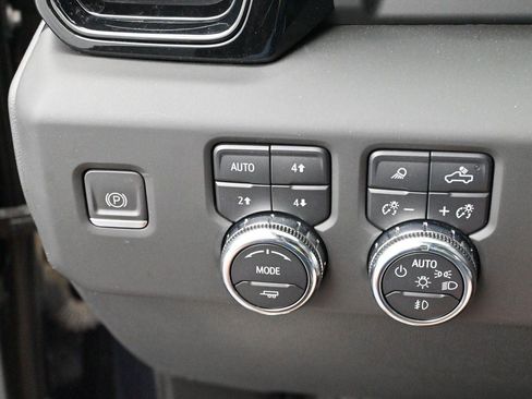 Used 2024 GMC Sierra 2500 AT4X AWD/4WD image 21