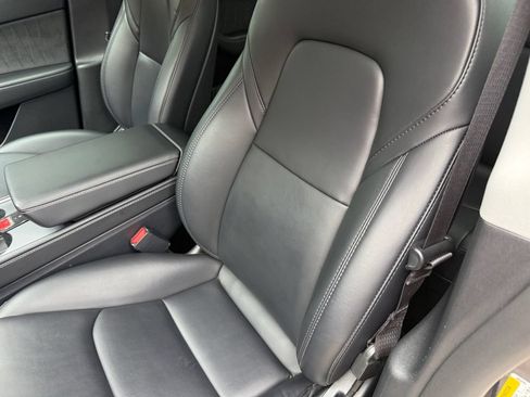 Used 2023 Tesla Model Y Long Range AWD/4WD image 22