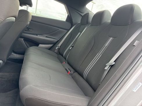 Used 2025 Hyundai Elantra Sport FWD image 13