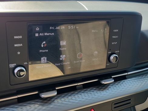 Used 2022 Kia Carnival LX FWD image 24