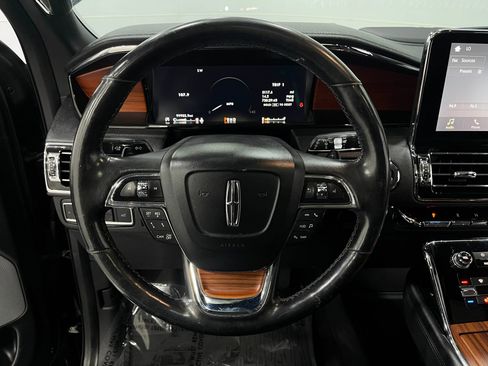 Used 2019 Lincoln Navigator Reserve AWD/4WD image 22