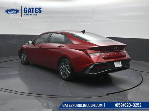 Used 2024 Hyundai Elantra SEL FWD image 8