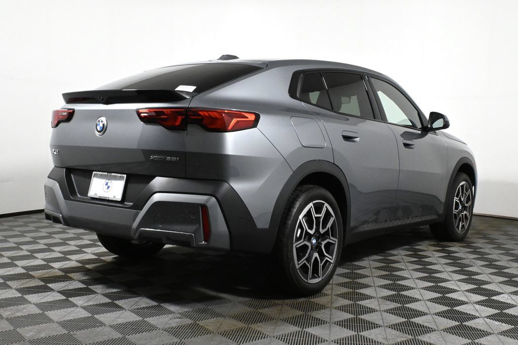 Used 2025 BMW X2 xDrive28i w/ Technology Package AWD/4WD image 7