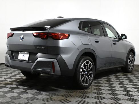 Certified 2025 BMW X2 xDrive28i w/ Technology Package image 7