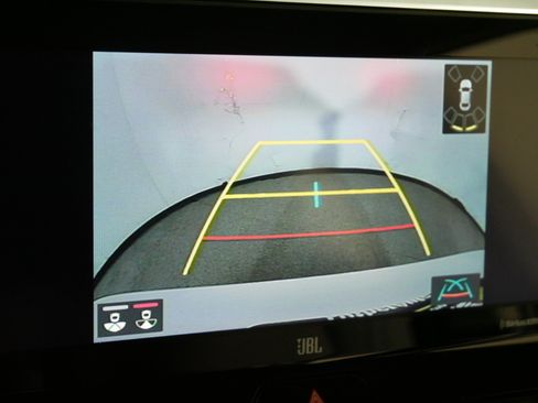 Used 2021 Toyota Venza XLE w/ Softex Package image 33